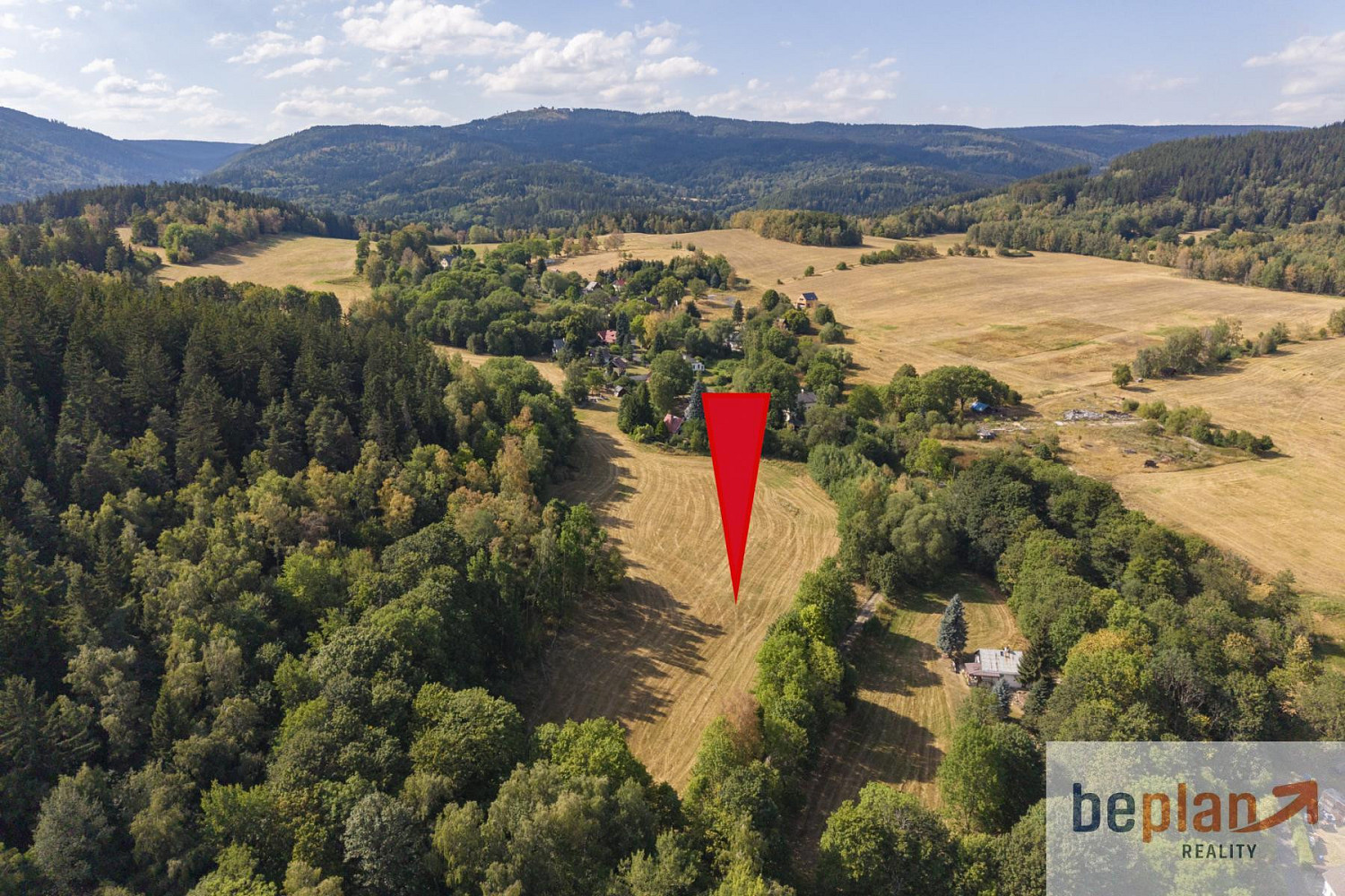 Prodej stavebního pozemku 1 038 m² – fotografie 5