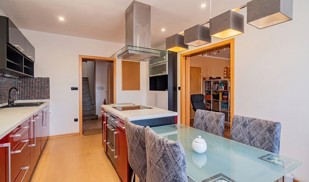 Prodej domu 130 m² s pozemkem 1 444 m², Žáky – náhled fotky 5
