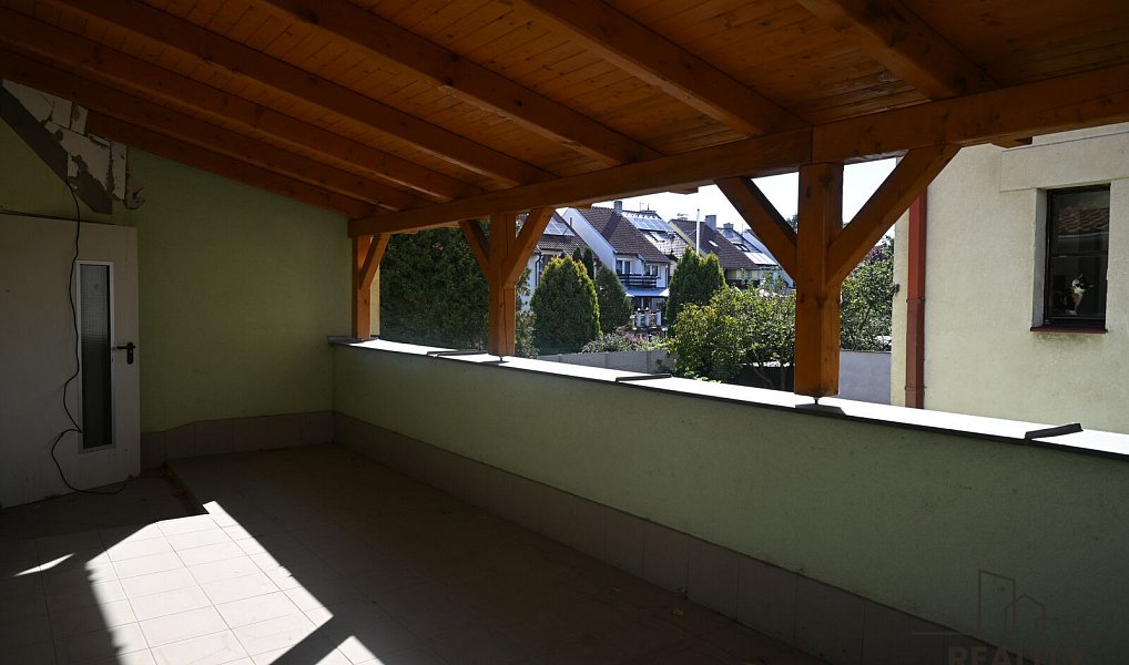 Prodej ubytovacího objektu 250 m², Pardubice – náhled fotky 3