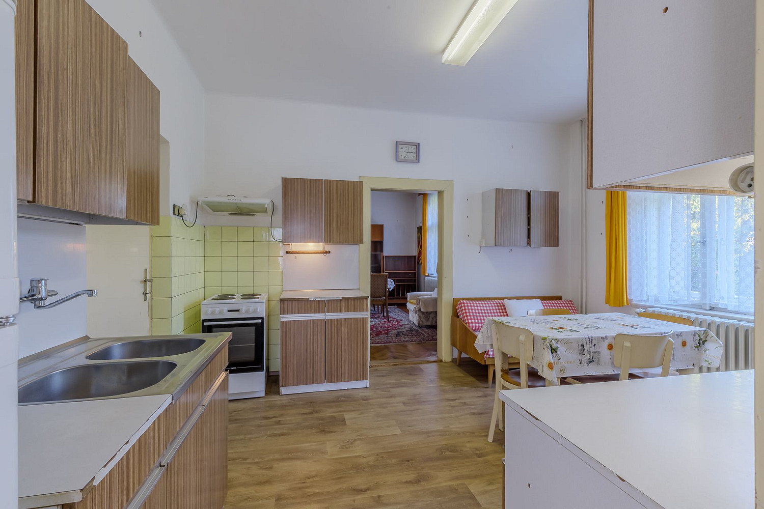 Prodej domu 219 m² s pozemkem 1 597 m² – fotografie 3