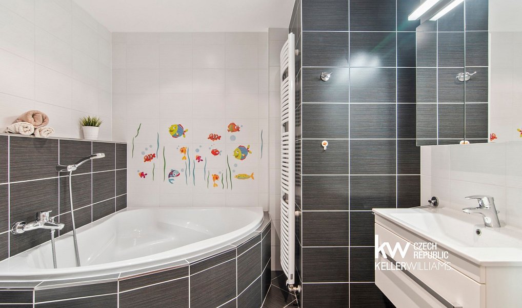 Prodej bytu 4+kk 95 m², Praha – náhled fotky 34