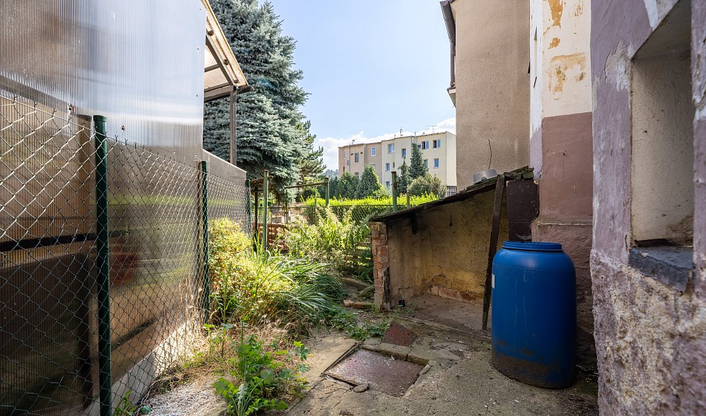 Prodej domu 150 m² s pozemkem 100 m², Trmice – náhled fotky 13