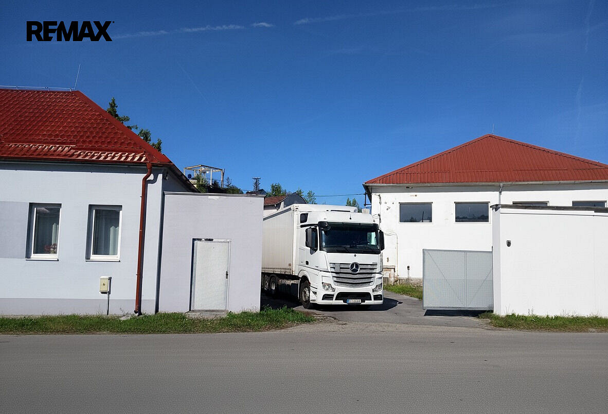 Pronájem skladovacích prostor 950 m² – fotografie 4