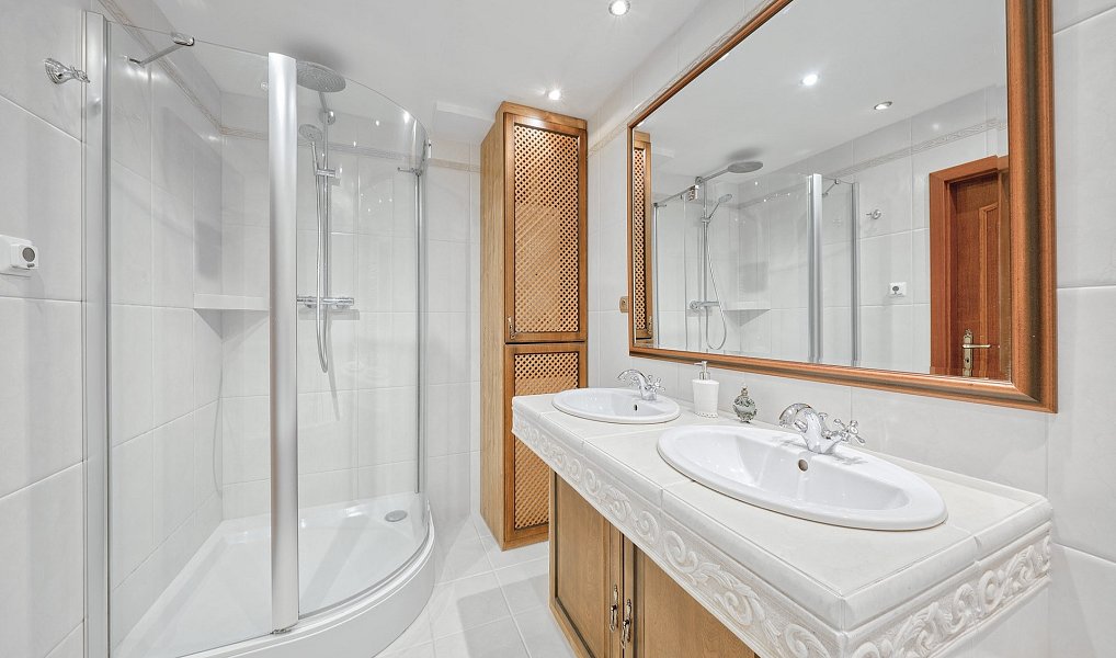 Pronájem bytu 4+1 88 m², Jesenice – náhled fotky 8