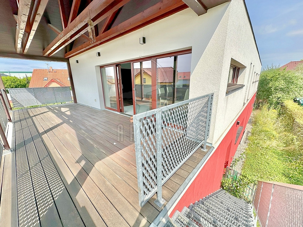 Prodej domu 317 m² s pozemkem 832 m² — photo 2