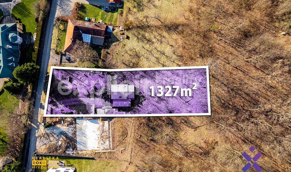 Prodej stavebního pozemku 1 327 m², Zlín – náhled fotky 2
