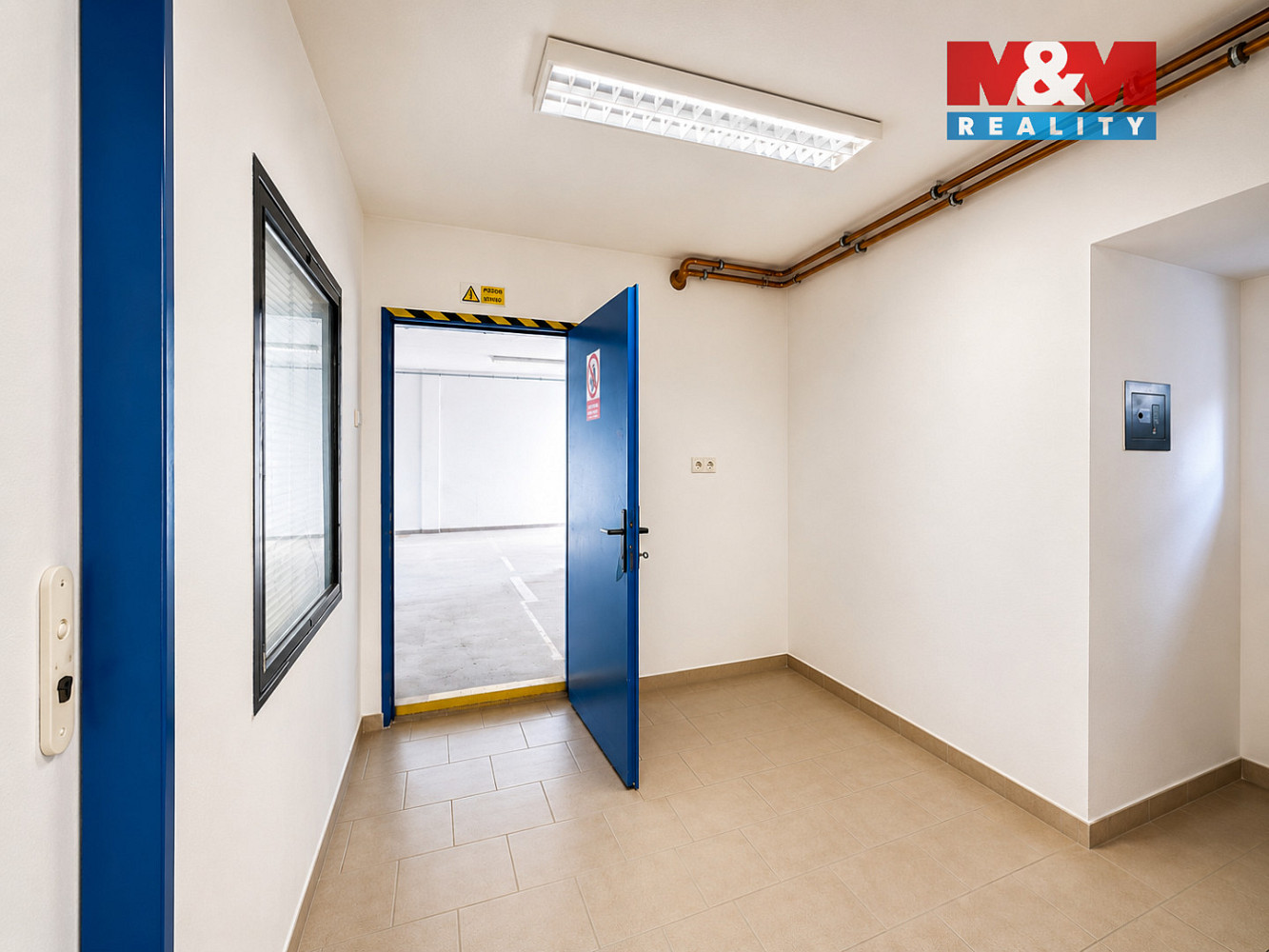 Pronájem obchodních prostor 126 m² – fotografie 3