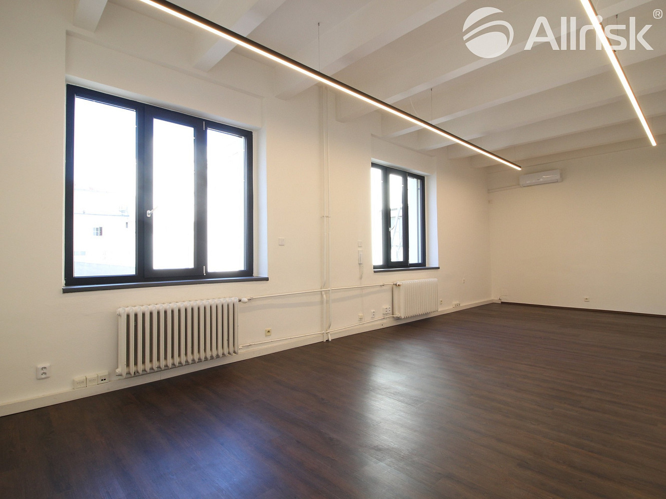 Pronájem kanceláře 35 m² – fotografie 2