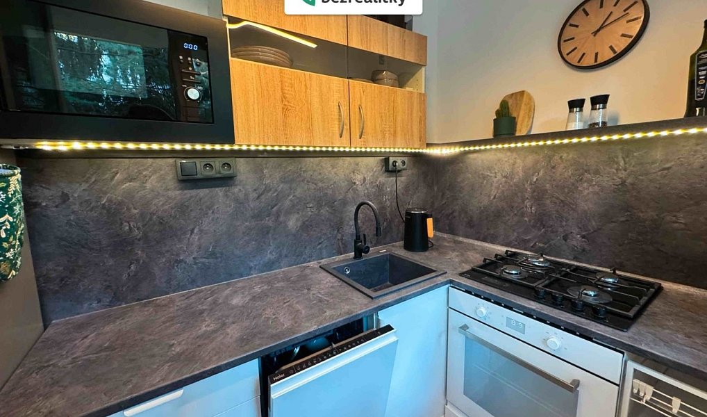 Prodej bytu 1+kk 26 m², Praha – náhled fotky 14