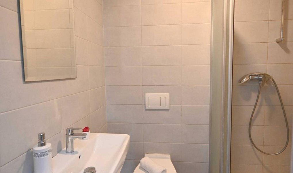Prodej domu 215 m² s pozemkem 100 m², Praha – náhled fotky 5