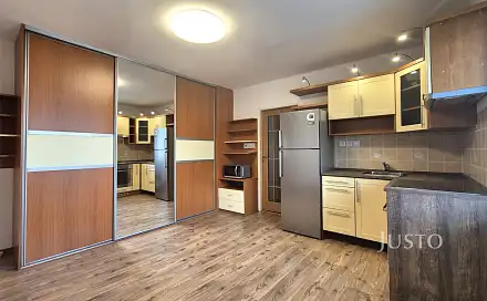 Pronájem bytu 2+kk 32 m²