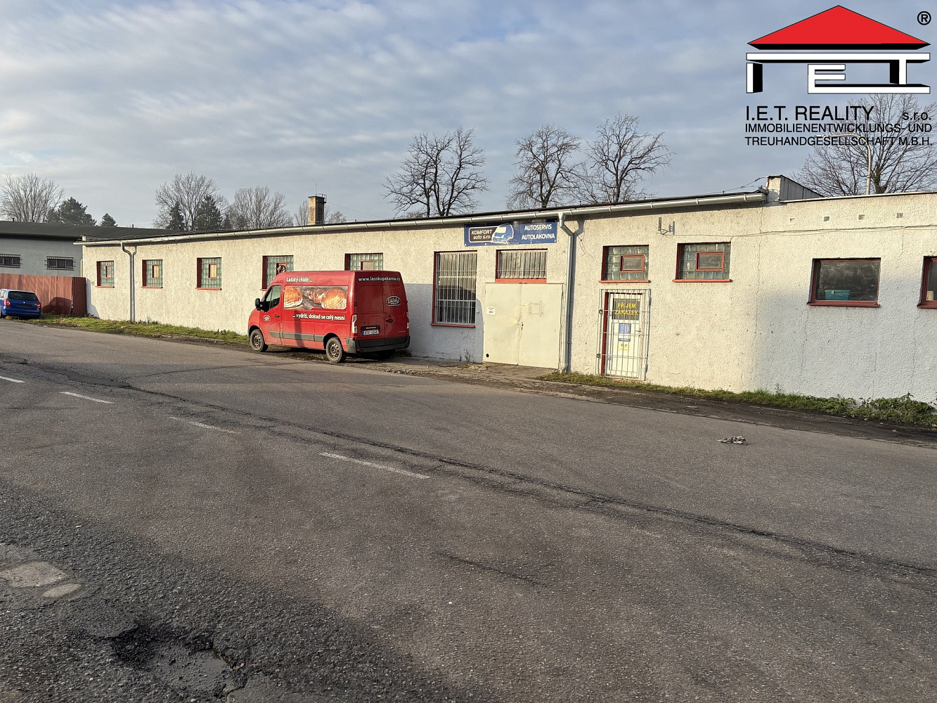 Pronájem obchodních prostor 239 m² — photo 2