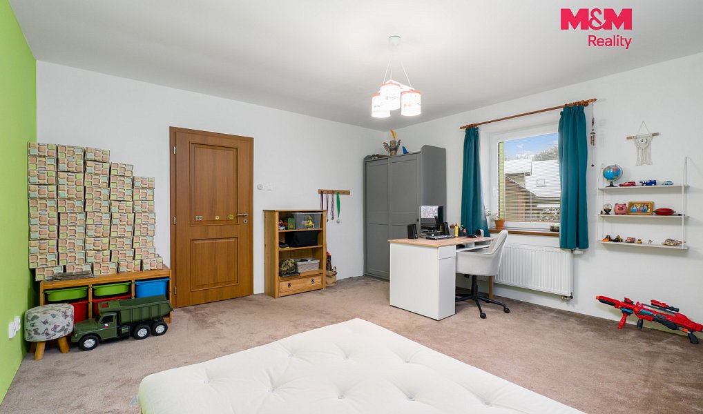 Prodej domu 149 m² s pozemkem 877 m², Hrob – náhled fotky 12