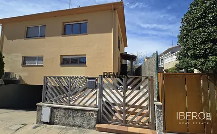 Prodej domu 81 m² s pozemkem 153 m², Olot, Španělsko