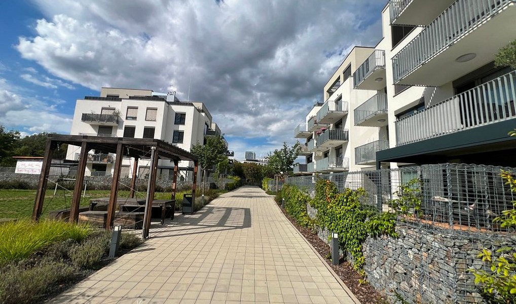 Prodej bytu 1+kk 42 m², Praha – náhled fotky 2
