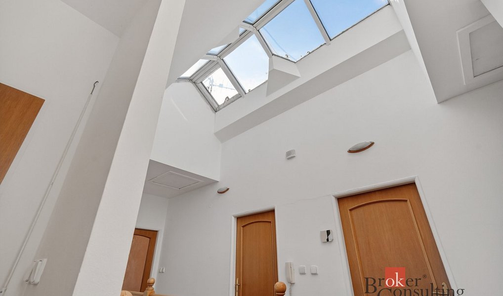 Prodej domu 258 m² s pozemkem 1 347 m², Praha – náhled fotky 18