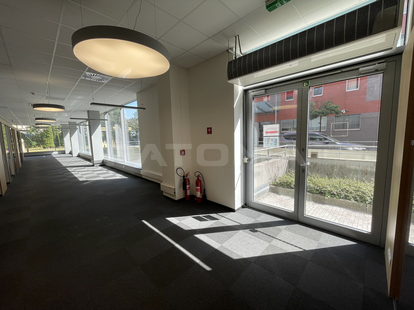 Pronájem kanceláře 194 m² – fotografie 5