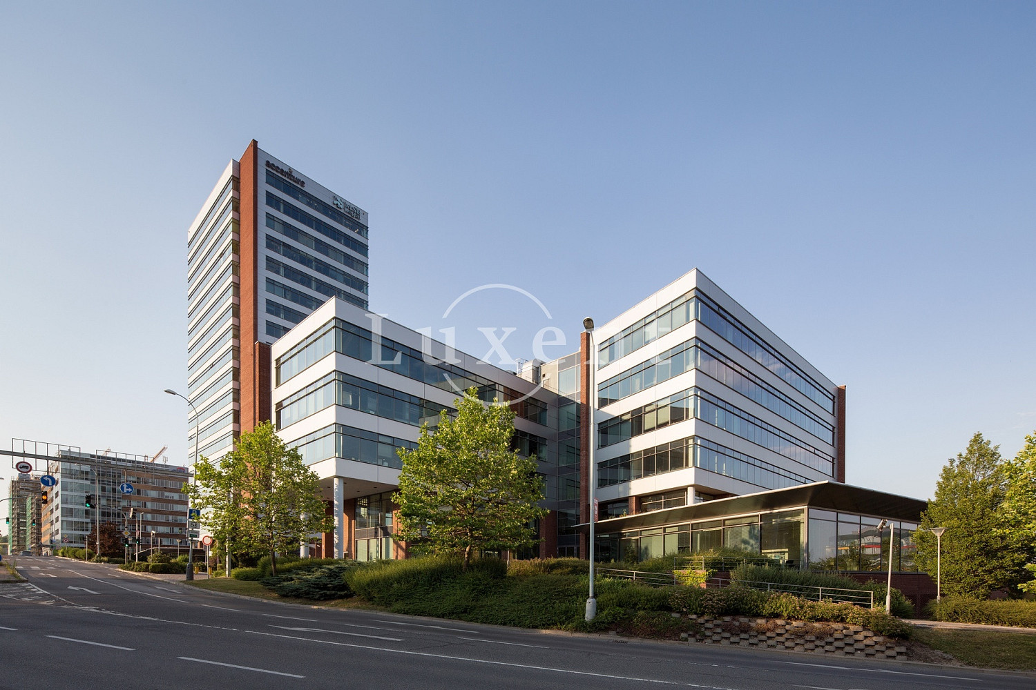 Pronájem kanceláře 422 m² – fotografie 2