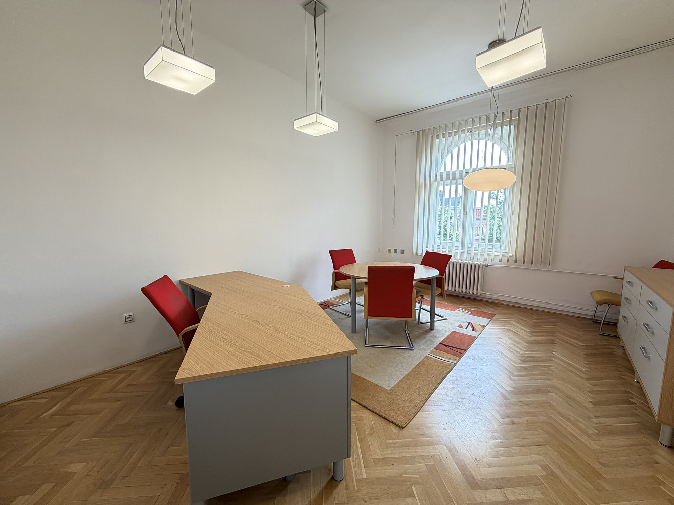 Pronájem kanceláře 172 m² – fotografie 3