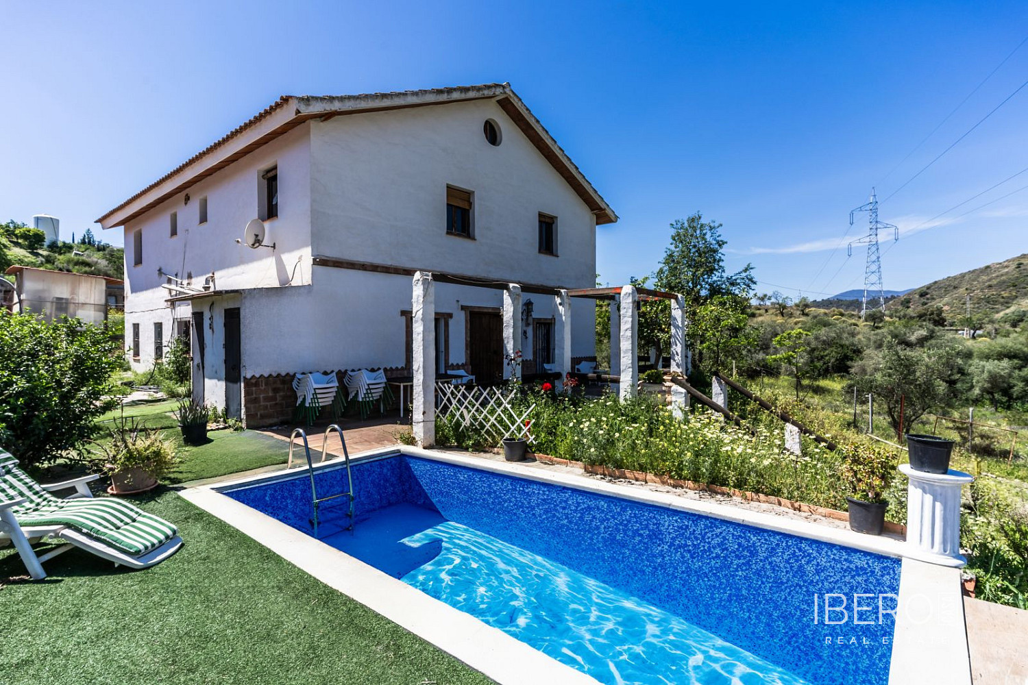 Prodej domu 283 m² s pozemkem 1 517 m²