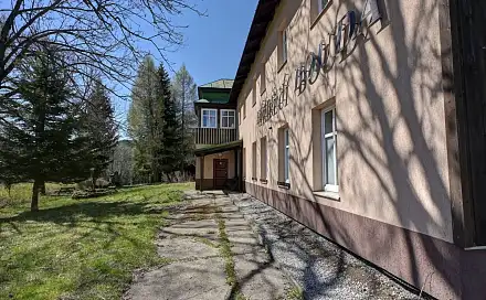 Prodej chaty/chalupy 793 m² s pozemkem 3 563 m², Strážné, okres Trutnov