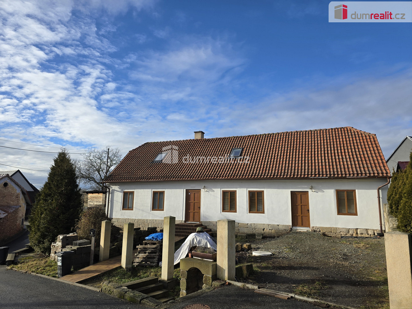 Casa, 230 m², terreno 330 m²