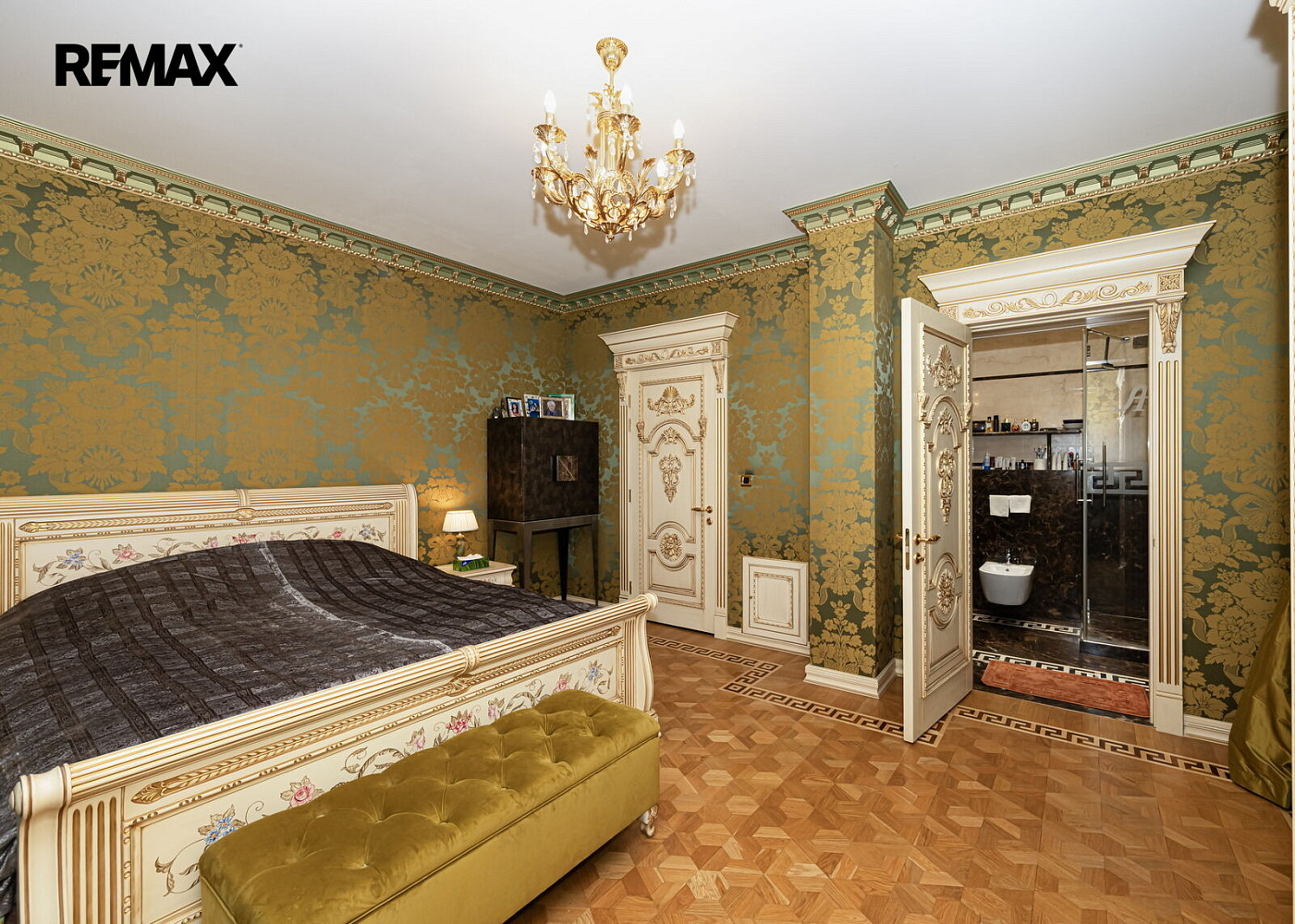 Pronájem domu 450 m² s pozemkem 701 m² – fotografie 3