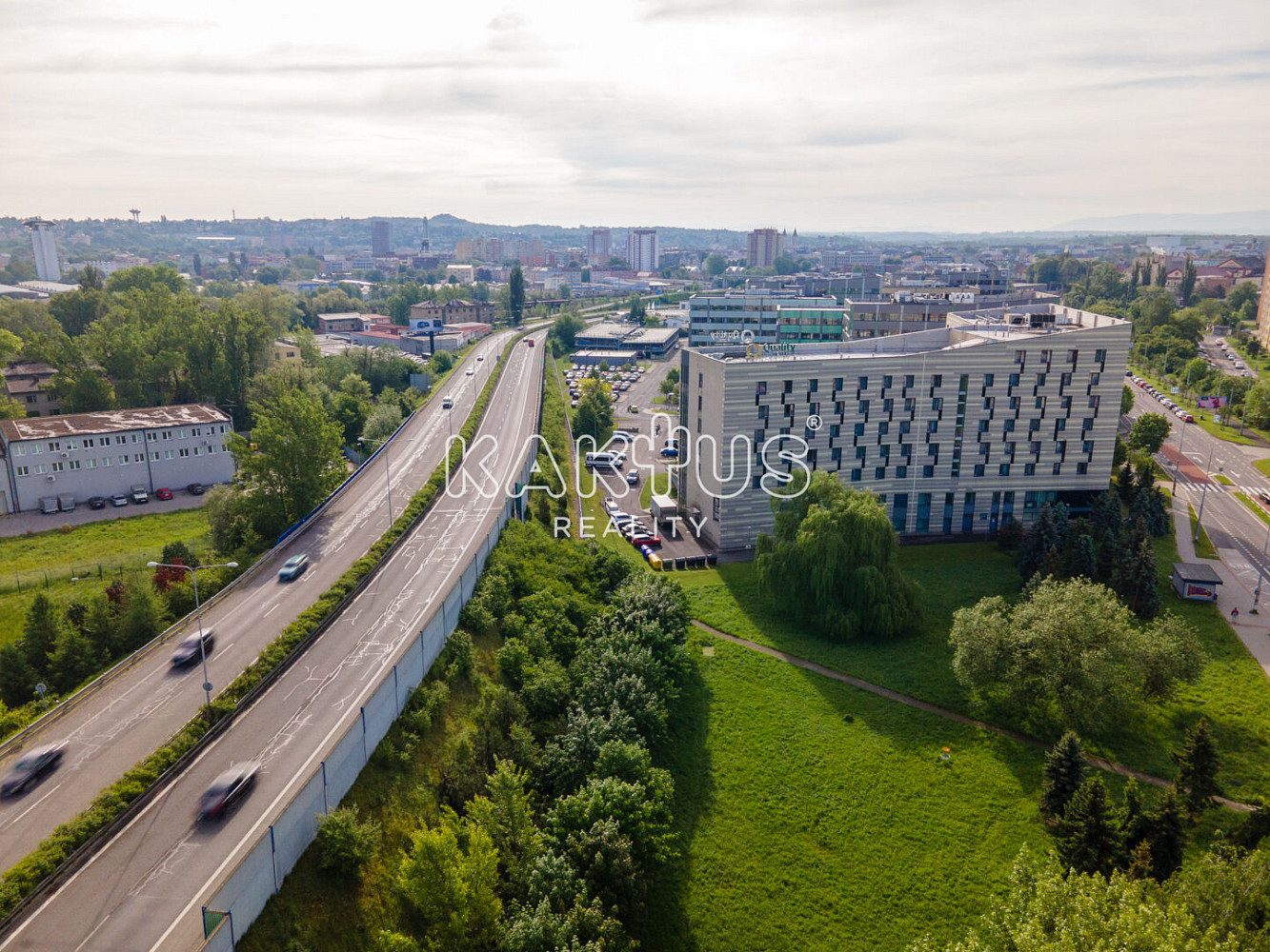 Prodej obchodních prostor 1 500 m² — photo 4
