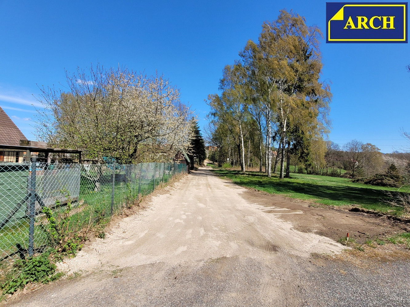 Prodej stavebního pozemku 1 255 m² – pohled 5