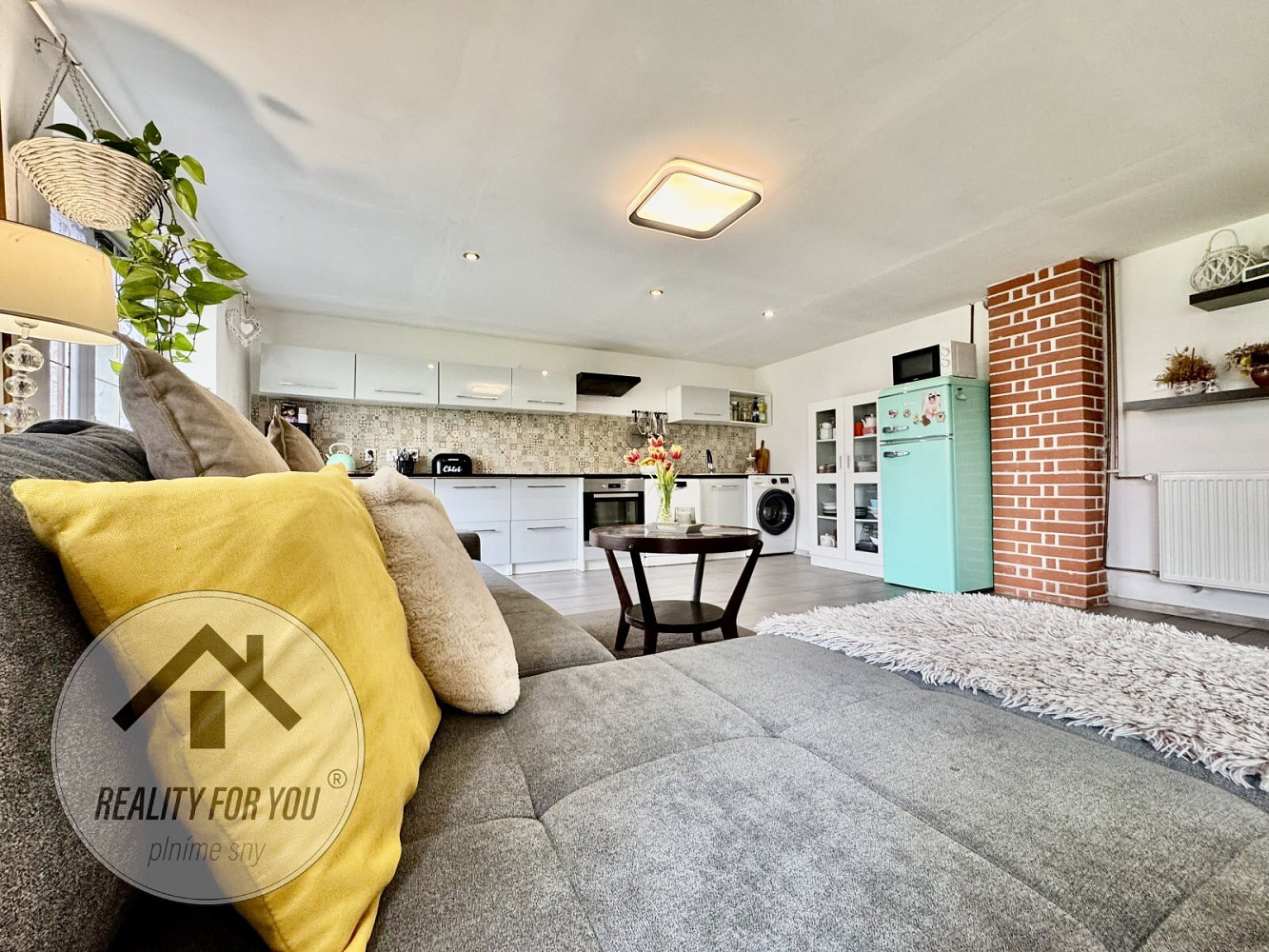 Prodej domu 240 m² s pozemkem 6 384 m² – fotografie 2