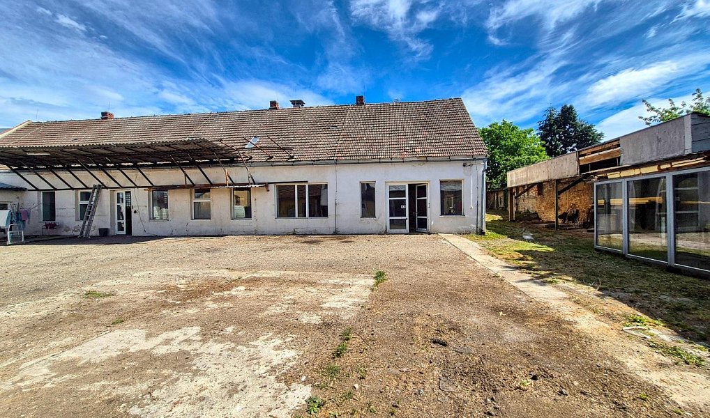 Prodej výrobních prostor 1 980 m², Kasejovice – náhled fotky 3