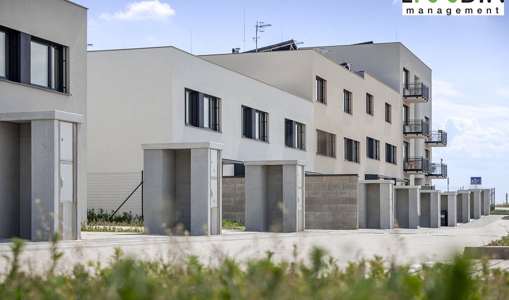 Prodej domu 160 m² s pozemkem 214 m², Praha – náhled fotky 2