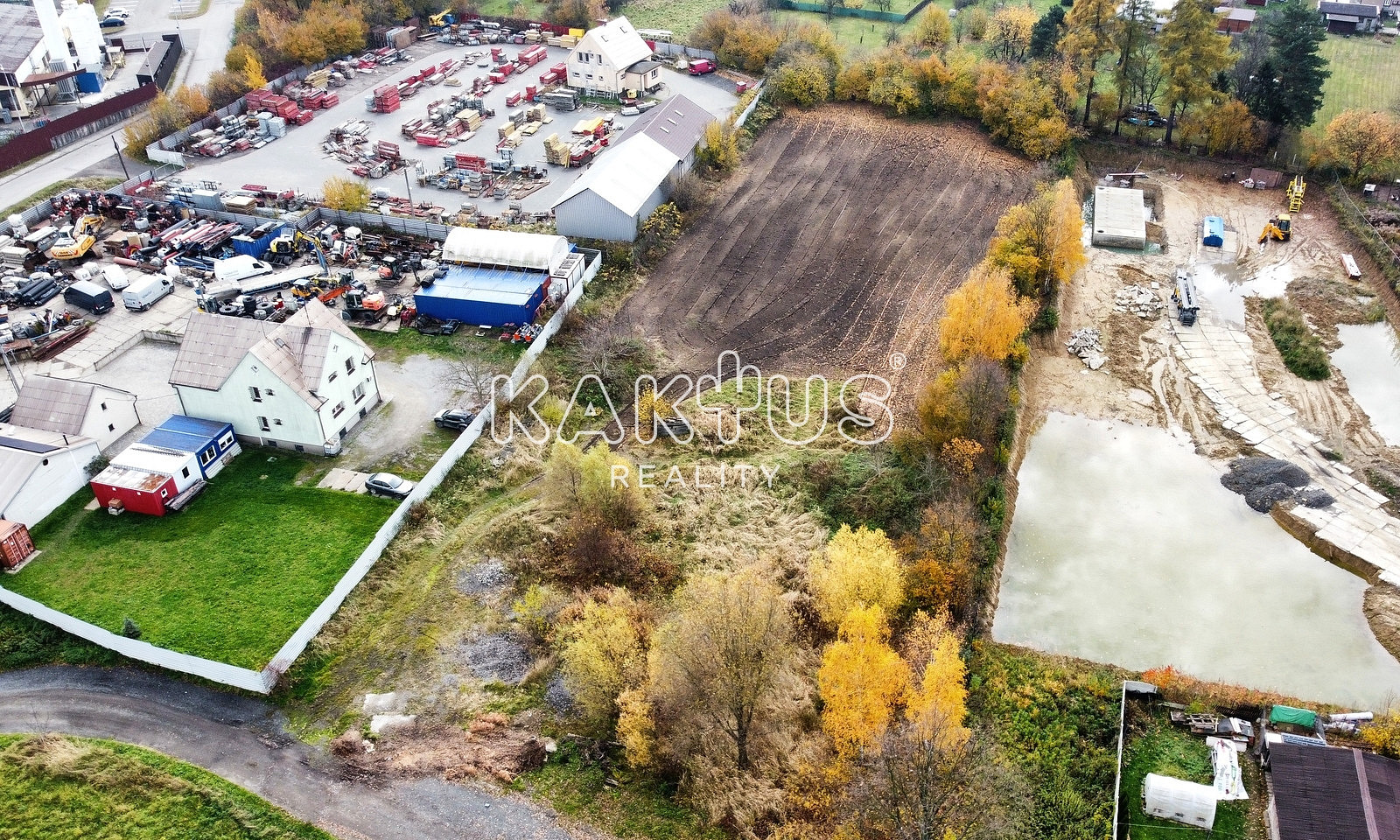 Prodej komerčního pozemku 6 112 m²