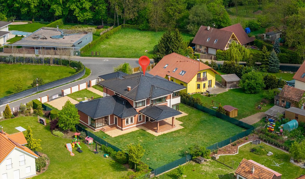 Prodej domu 363 m² s pozemkem 1 608 m², Jesenice – náhled fotky 37