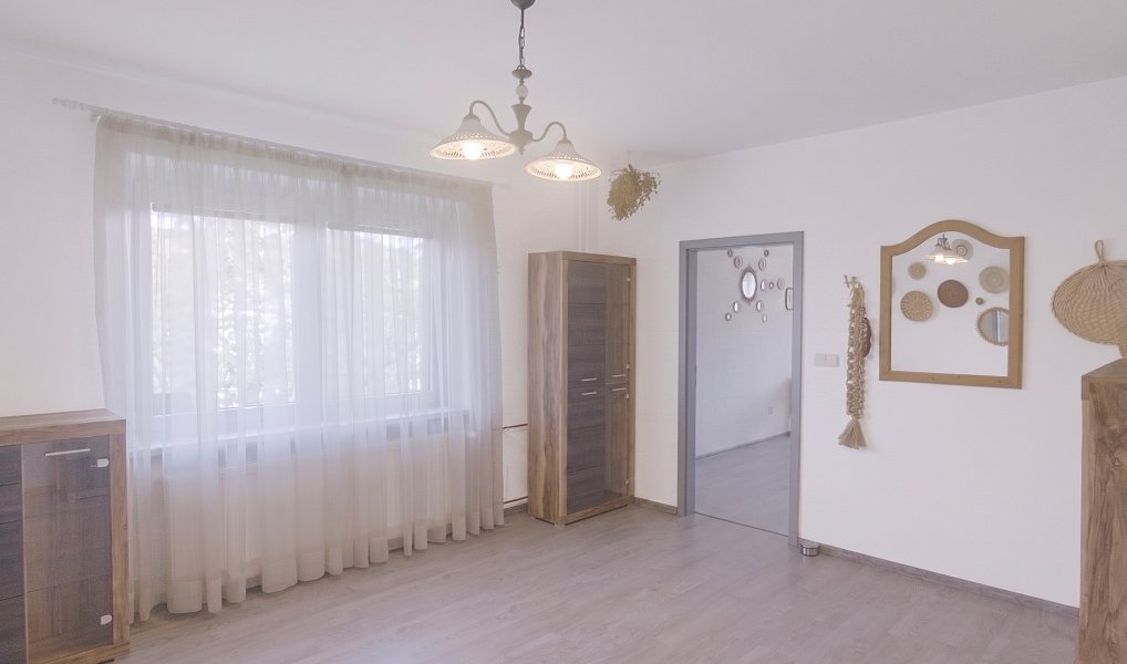 Prodej bytu 3+1 72 m², Kašperské Hory – náhled fotky 4