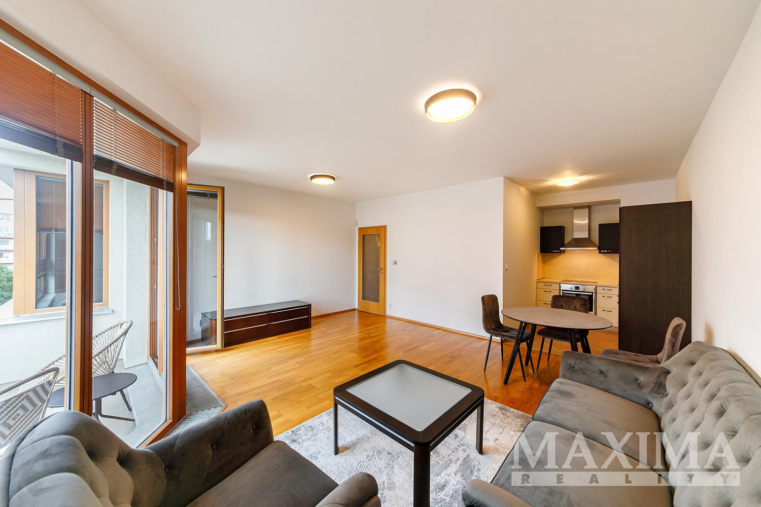 Pronájem bytu 2+kk 63 m² — photo 2