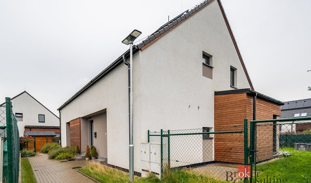 Prodej bytu 3+kk 104 m², Smiřice – náhled fotky 26