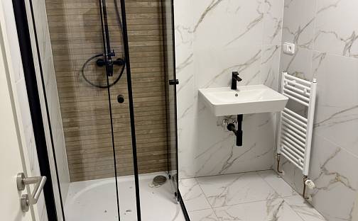 Pronájem bytu 2+kk 86 m², Karlovo nám., Třebíč - Vnitřní Město