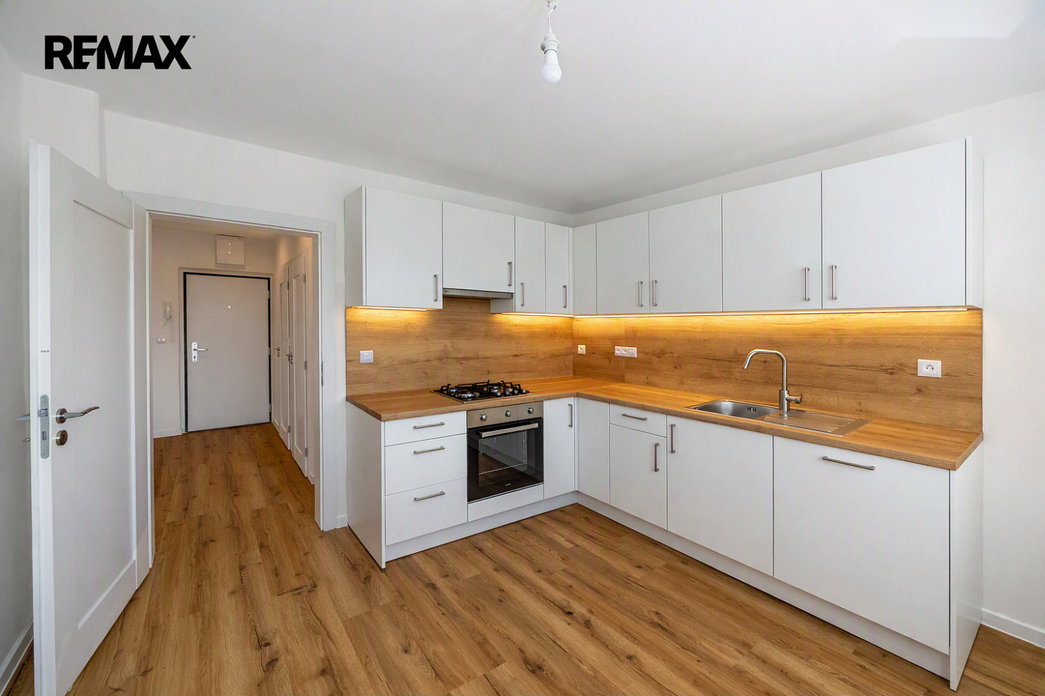 Pronájem bytu 3+1 65 m² – fotografie 2