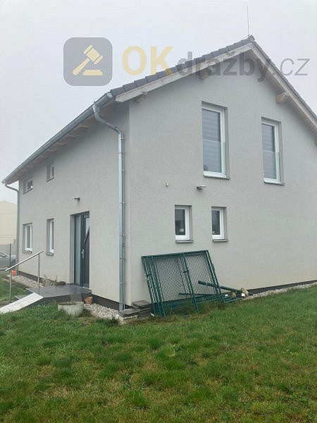Dražba domu 120 m² s pozemkem 675 m² — photo 2