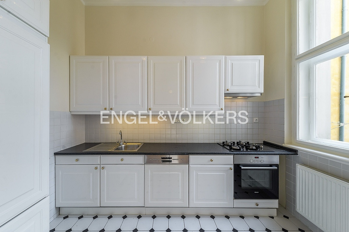 Pronájem bytu 4+1 151 m² — photo 4