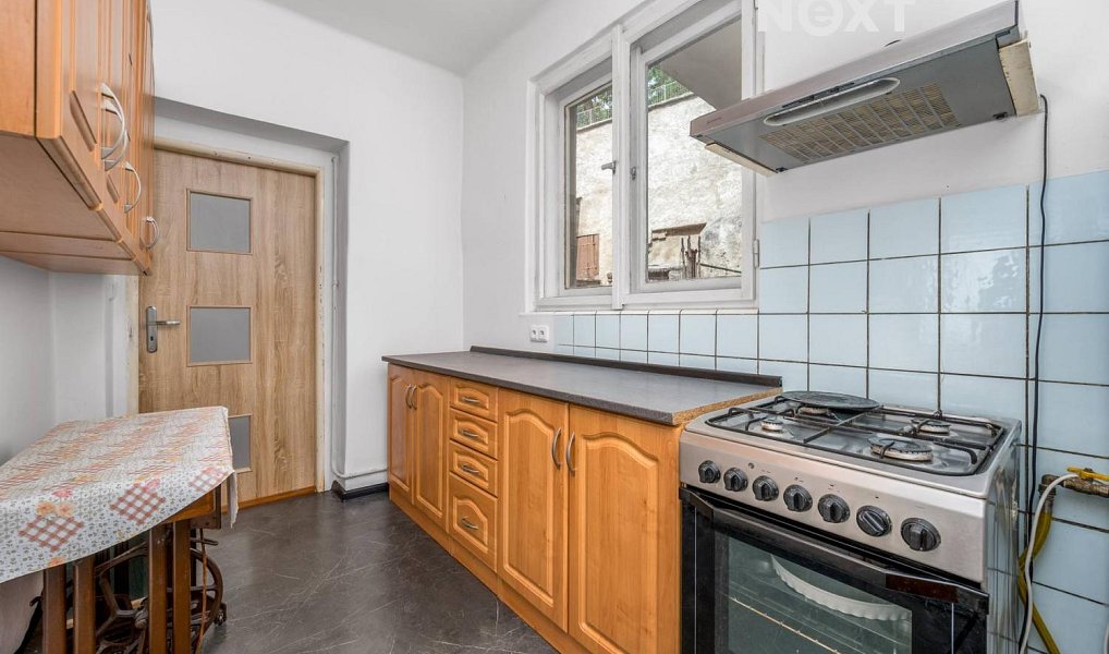 Prodej domu 250 m² s pozemkem 611 m², Zvoleněves – náhled fotky 18