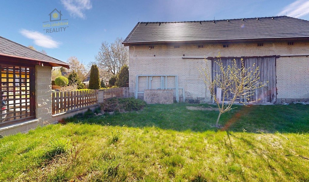 Pronájem domu 638 m² s pozemkem 1 266 m², Okna – náhled fotky 34