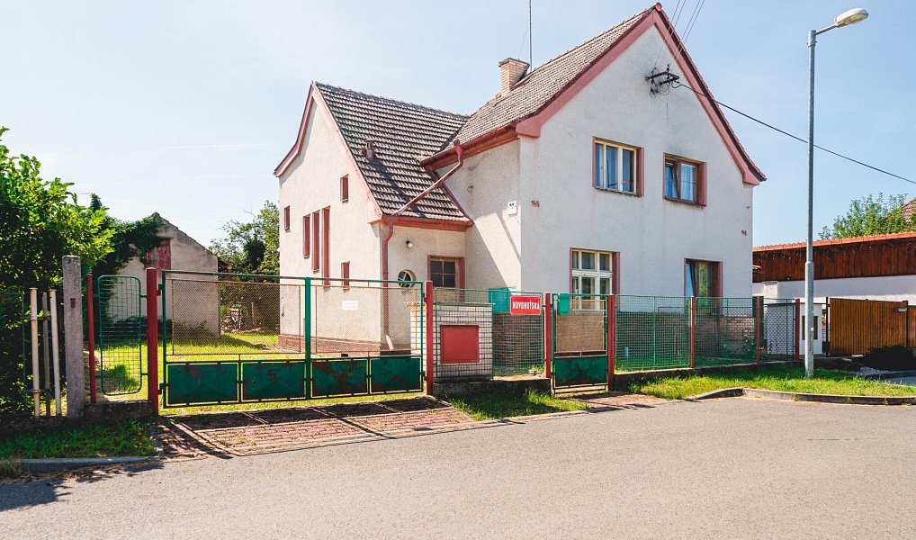 Prodej domu 105 m² s pozemkem 358 m², Dýšina – náhled fotky 2