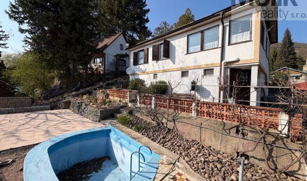 Prodej chaty/chalupy 777 m² s pozemkem 733 m², Dolní Zálezly – náhled fotky 2