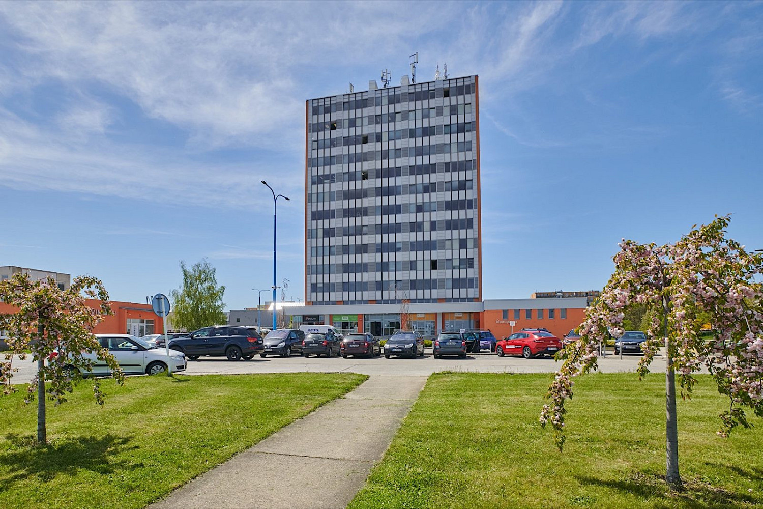 Pronájem kanceláře 216 m²