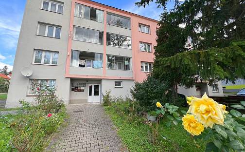 Prodej bytu 2+1 56 m², Nedomická, Všetaty, okres Mělník