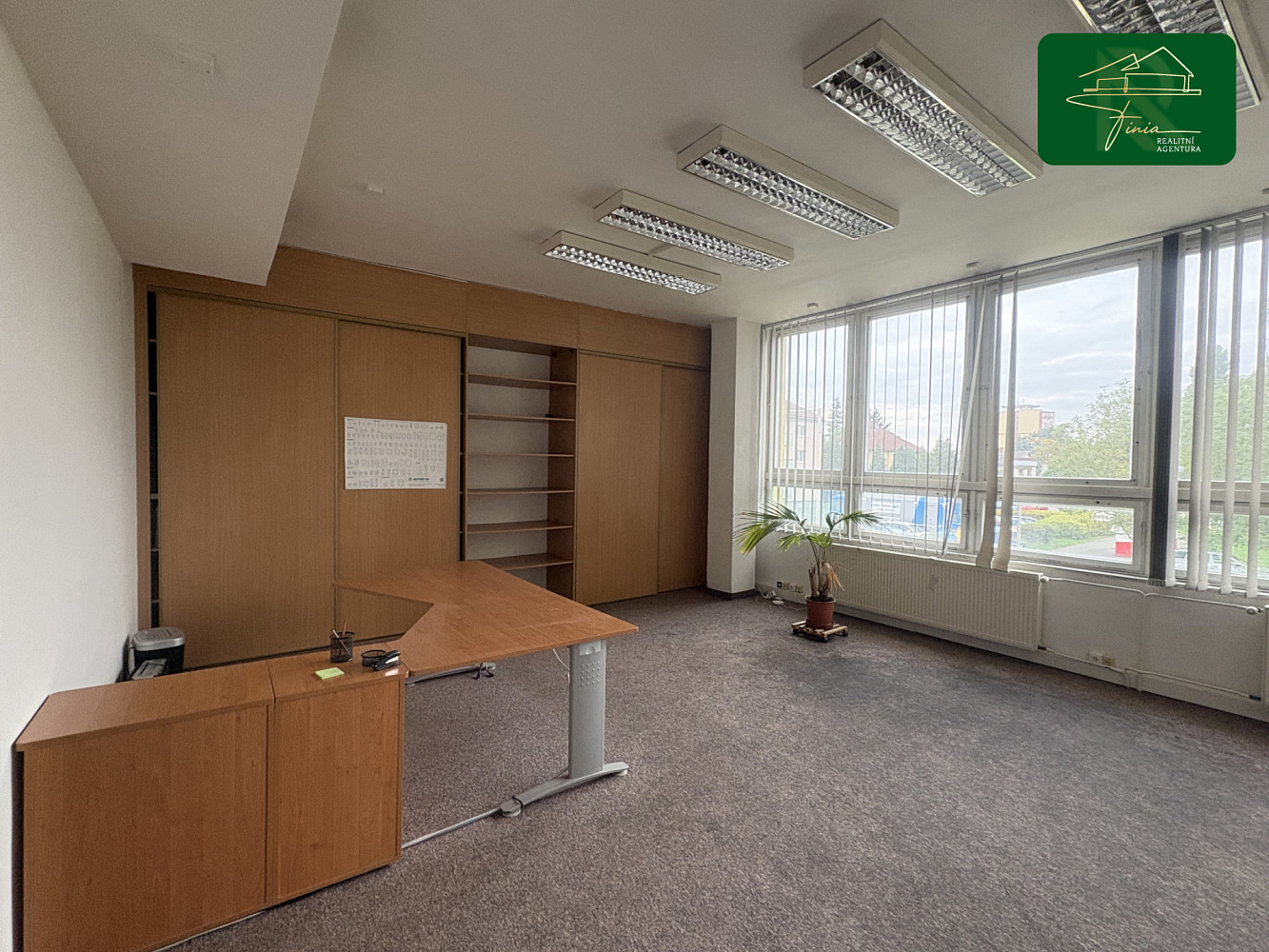Pronájem kanceláře 1 722 m² – fotografie 3