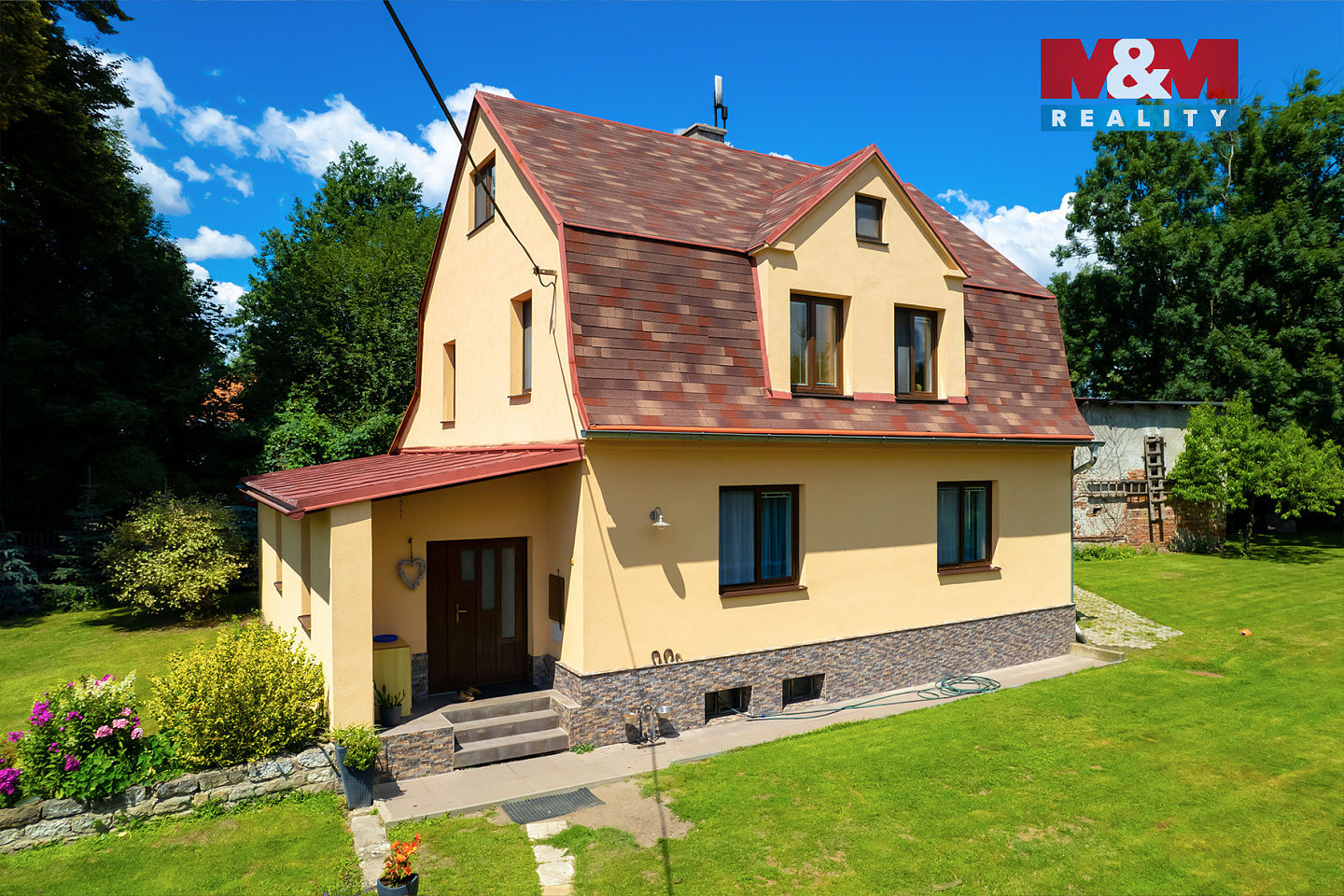 Prodej domu 140 m² s pozemkem 1 758 m²