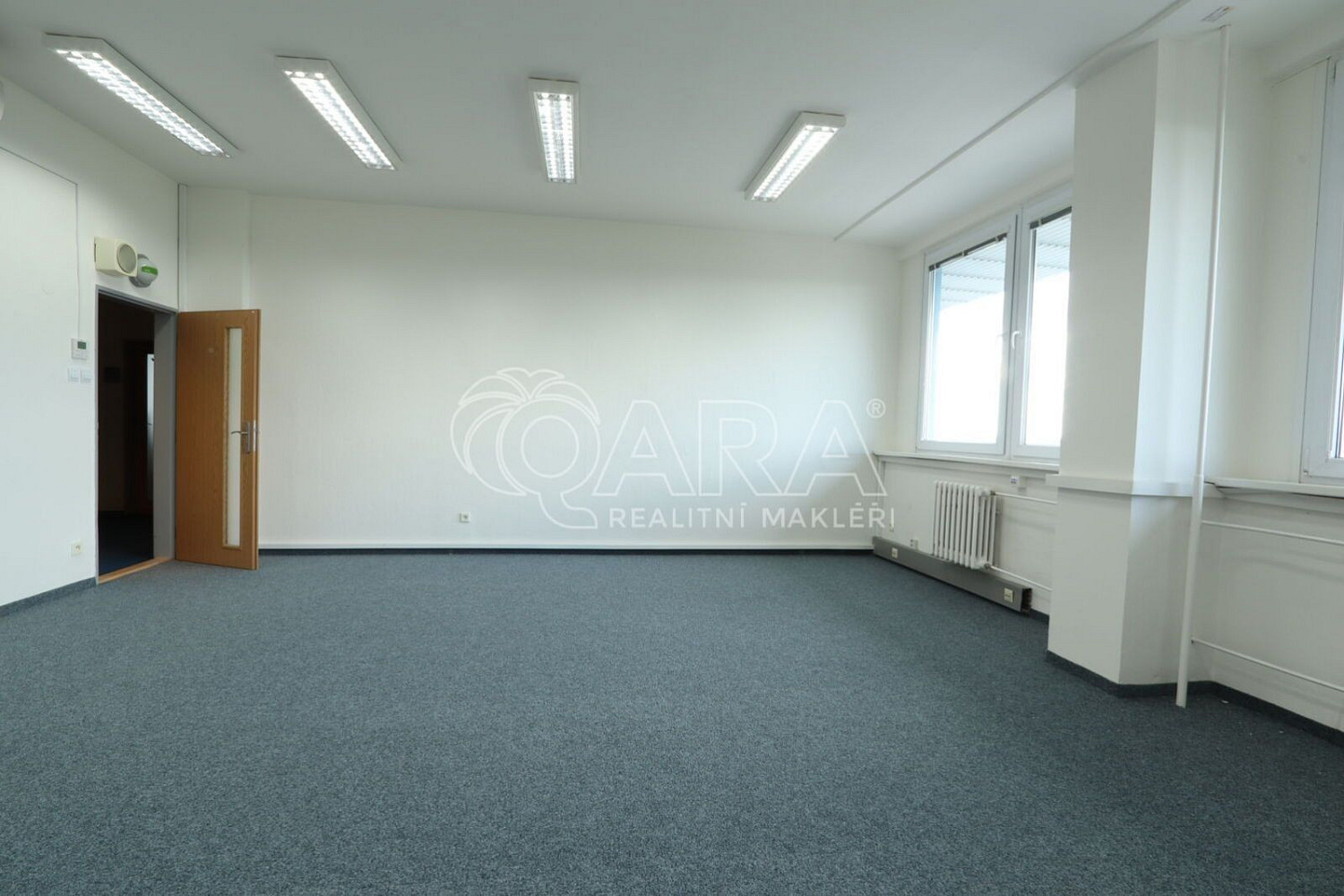 Pronájem kanceláře 35 m² – fotografie 3